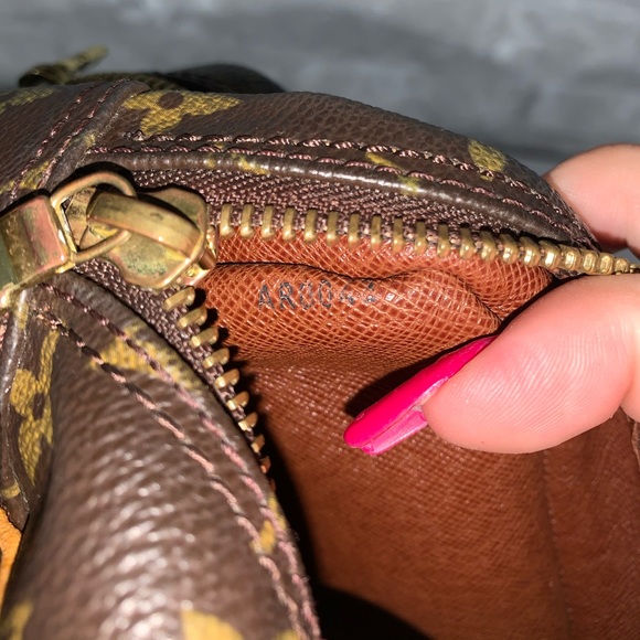 ❗️SOLD❗️AUTHENTIC LOUIS VUITTON NILE - Picture 11 of 13